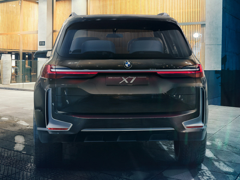 Illustration for article titled Leaked 2018 BMW X7 Pictures Reveal The Kidney Grills Continue To Be A Big Problem